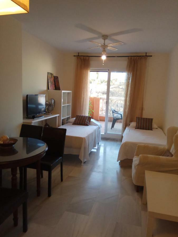 Precioso Atico En Torre De Benagalbon A 20 Metros Del Mar. Apartment Ngoại thất bức ảnh